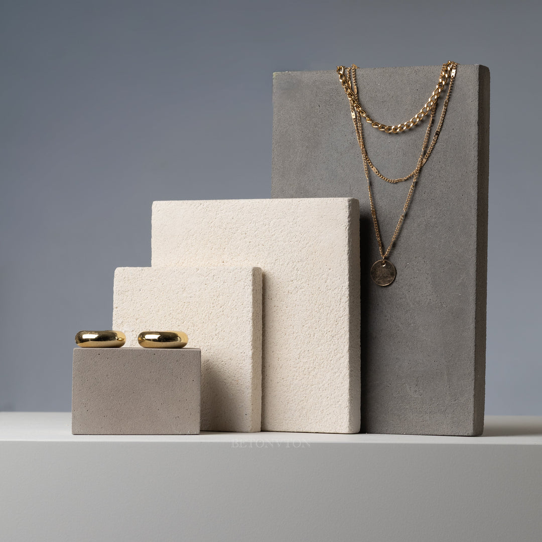 How to Design a Jewelry Display That Guides Attention, Clarifies the Collection and Helps Customers Choose