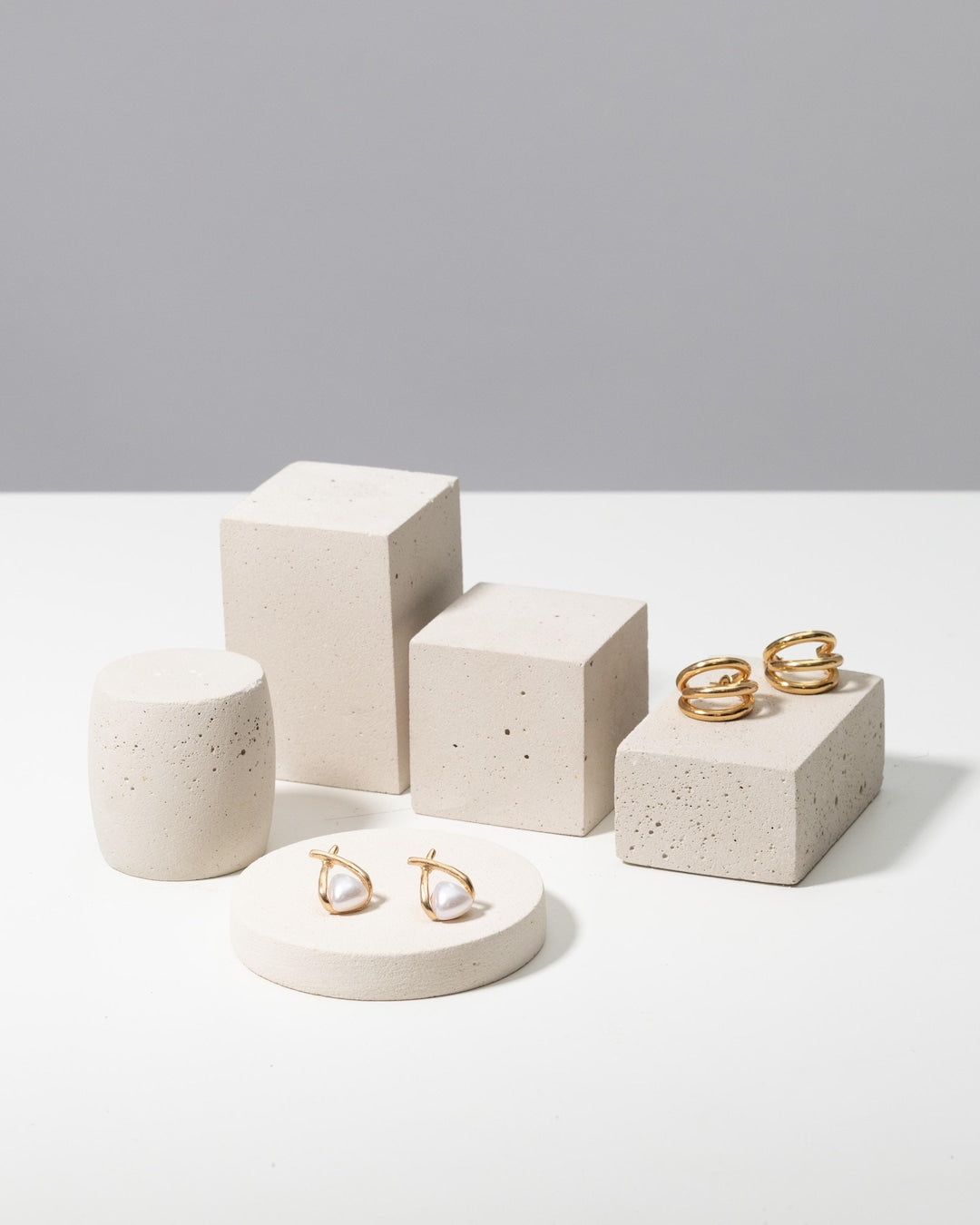 How to Choose Jewelry Photography Props for Product Photos and E-Commerce