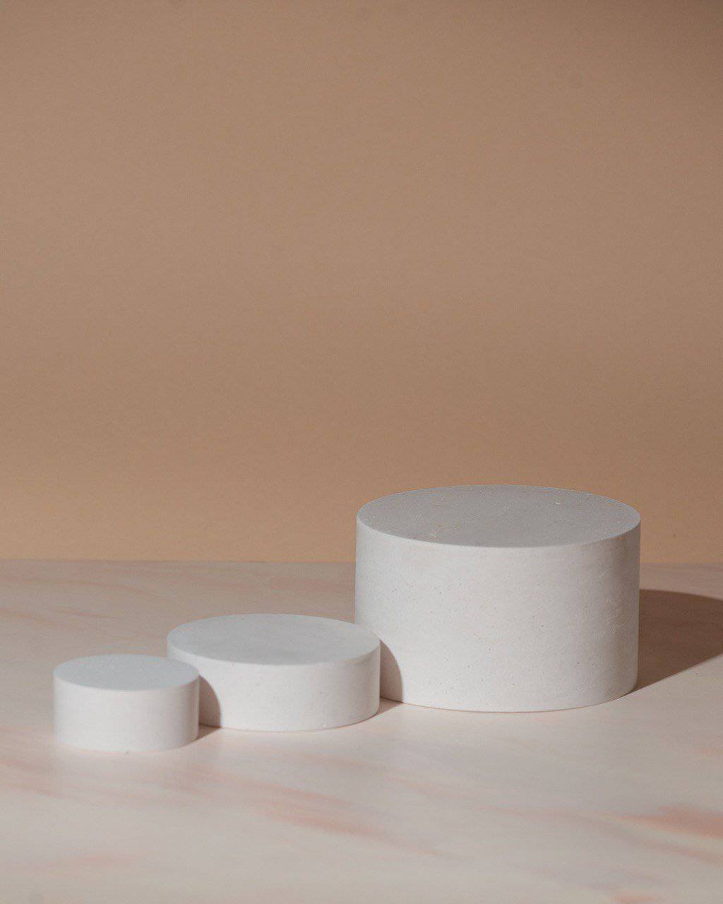 How Many Display Stands Do You Need? A Formula for Counters, Shelves and Windows
