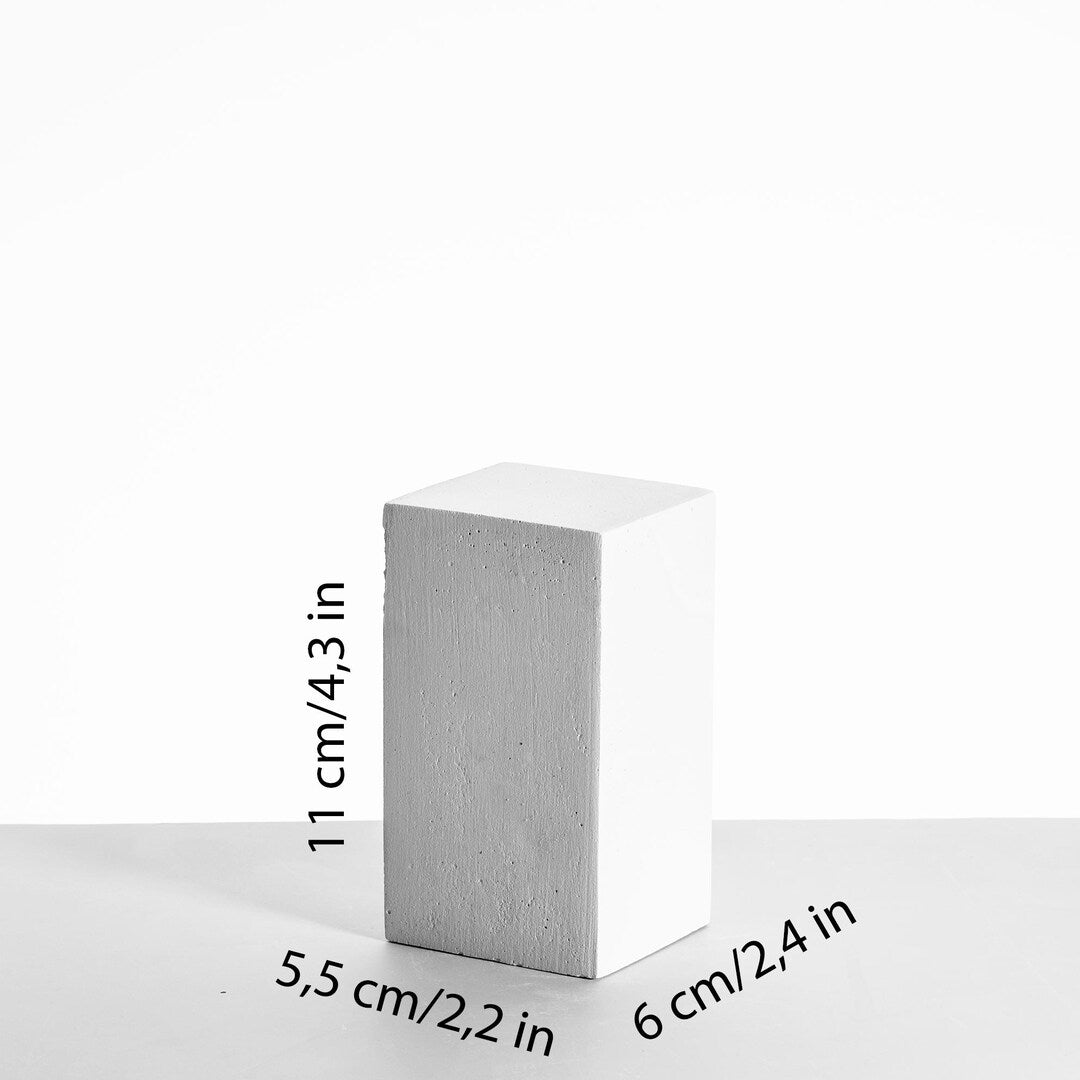 Tall textured display block approx. 11 x 5.5 x 6 cm in matte finish