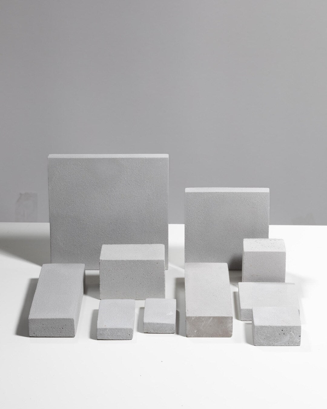 Modulares Schmuck-Display-Block-Set, 10-teilig, in Hellgrau