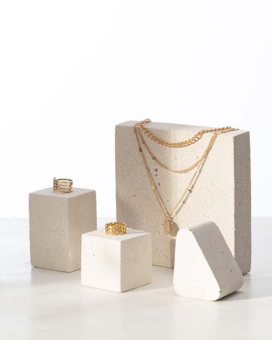 Strukturiertes Schmuck-Display-Würfel-Set, 4-teilig, in Cremeweiß