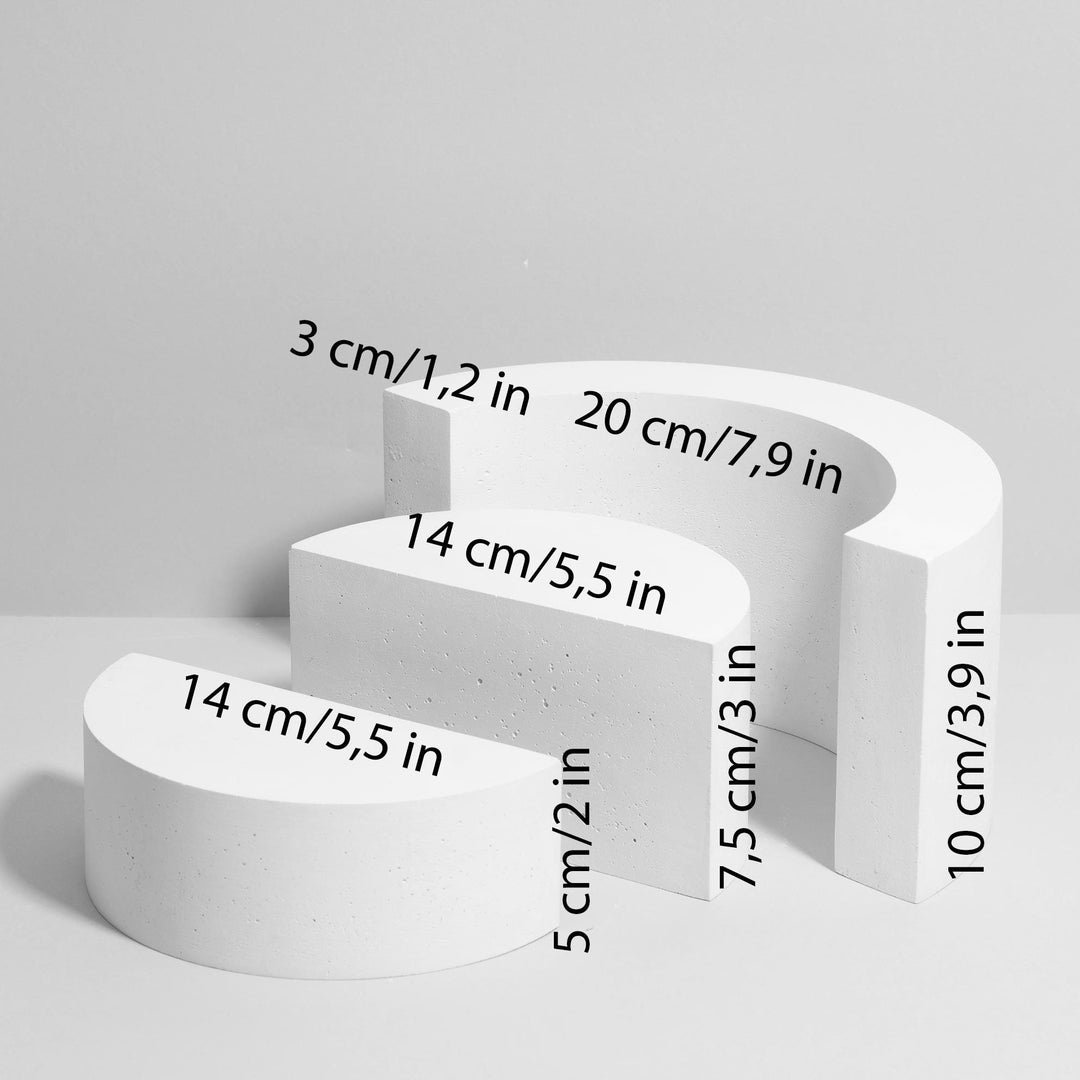 Three half circle risers: approx. 14 x 5 cm / 5.5 x 2 in, 14 x 7.5 cm / 5.5 x 3 in and 20 x 10 cm / 7.9 x 3.9 in