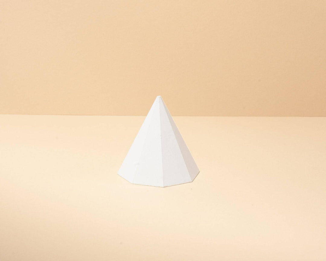 Pyramid Cone Jewelry Prop 7 cm - Content Props